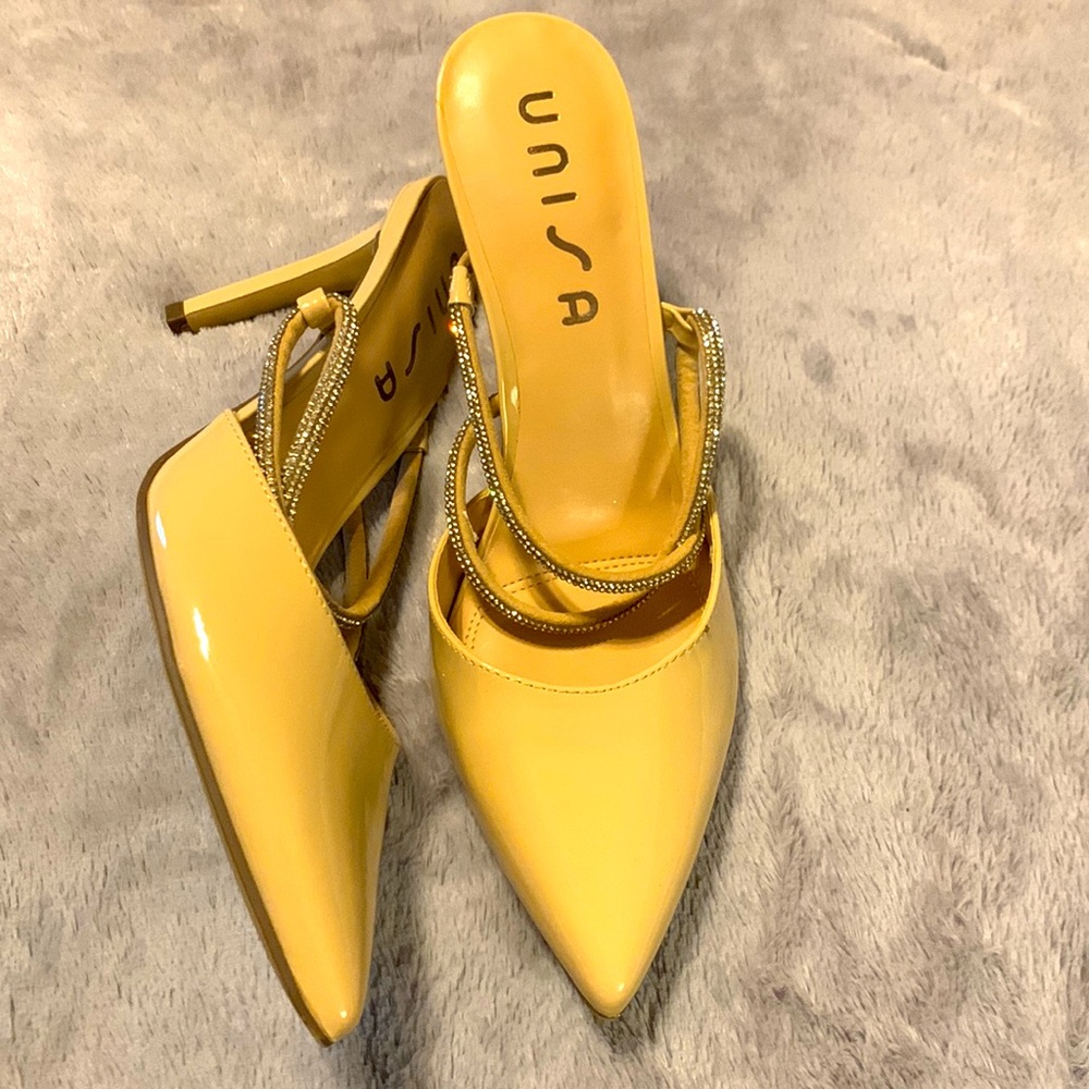 UNISA Tan Patent Pumps 11M